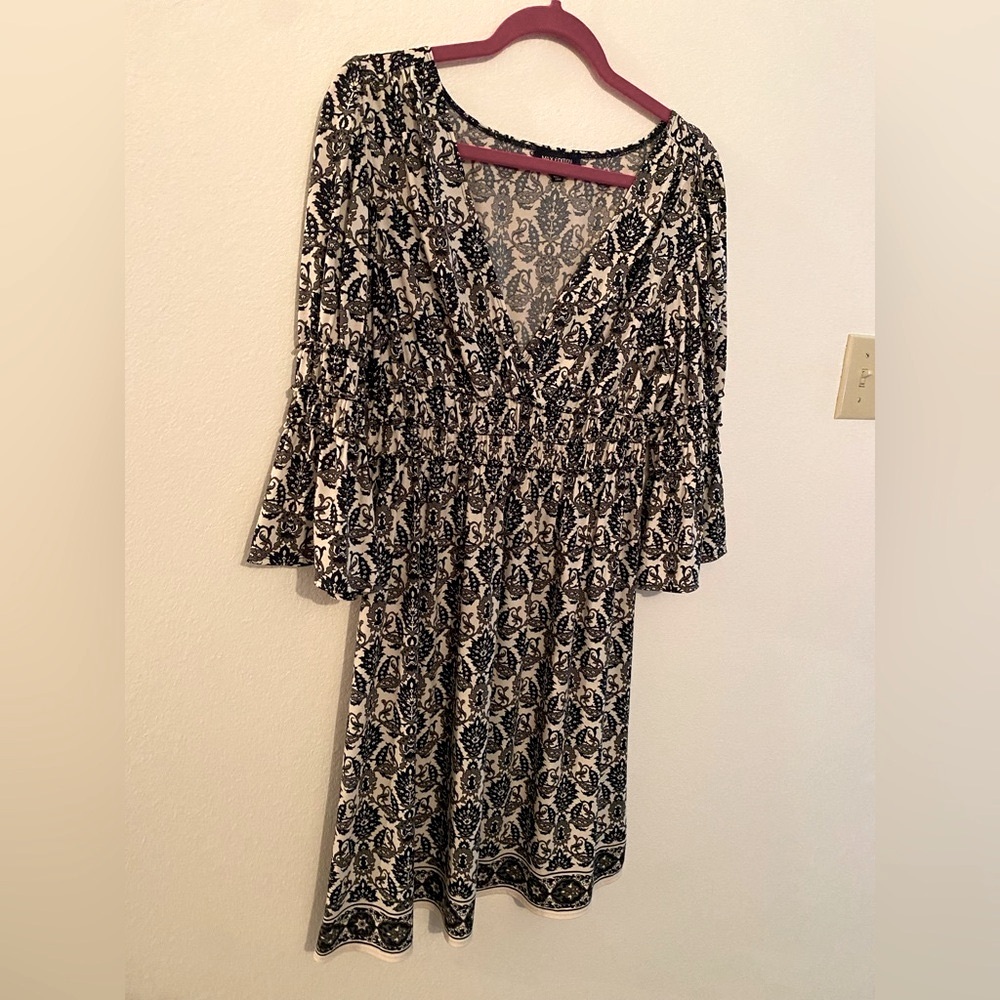 Max Edition Black and Cream Long Sleeve Dress